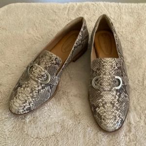 Corso Como Clarrah Snakeskin Loafer Size 7.5